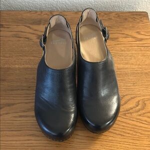 Dansko Women's Black Leather Shoes